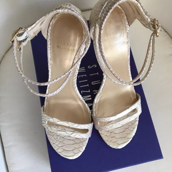 Stuart Weitzman - Picture 5 of 8